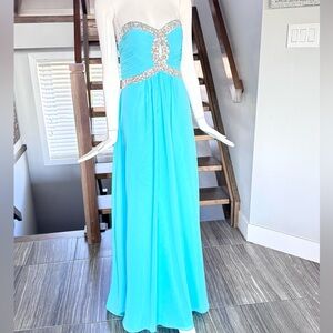 Clearance Price 📣 New 🩵 Sky Blue Strapless Gown with Silver Details🩵